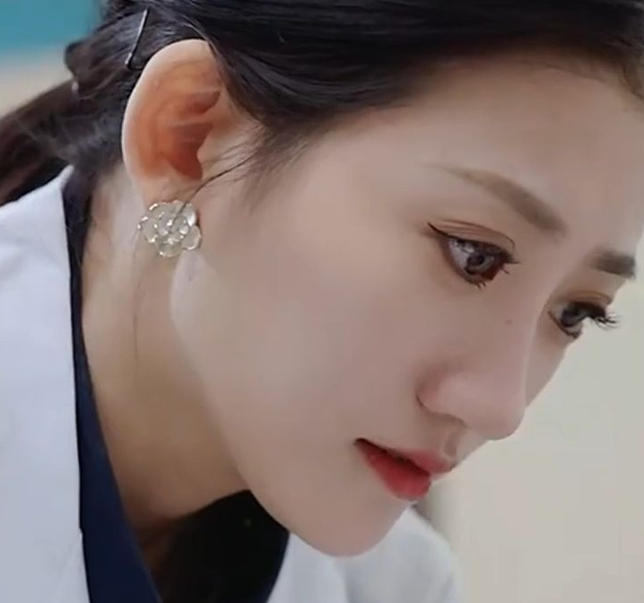 叶少的假面毒妻第02集