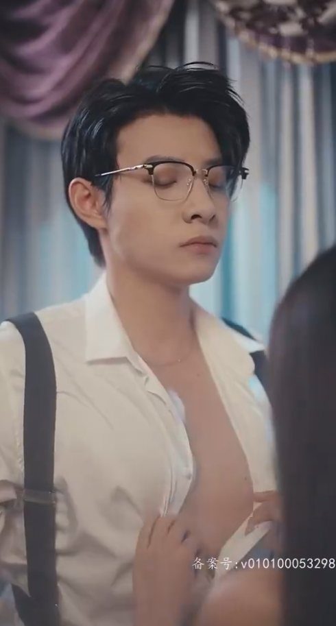 病娇大佬又凶又宠第02集